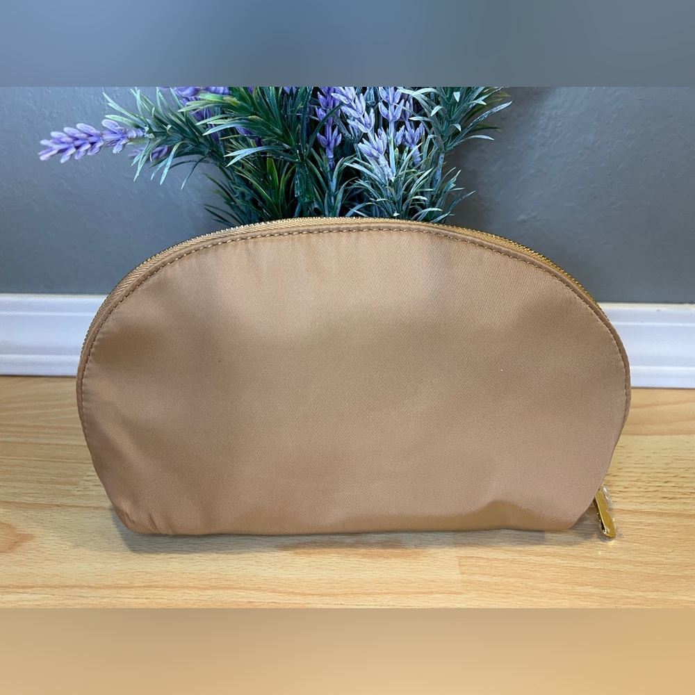 Burberry GWP Cosmetic Pouch - Picture 6 of 8